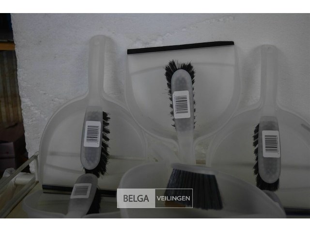 7 vuilblikjeen borstel - afbeelding 2 van  3