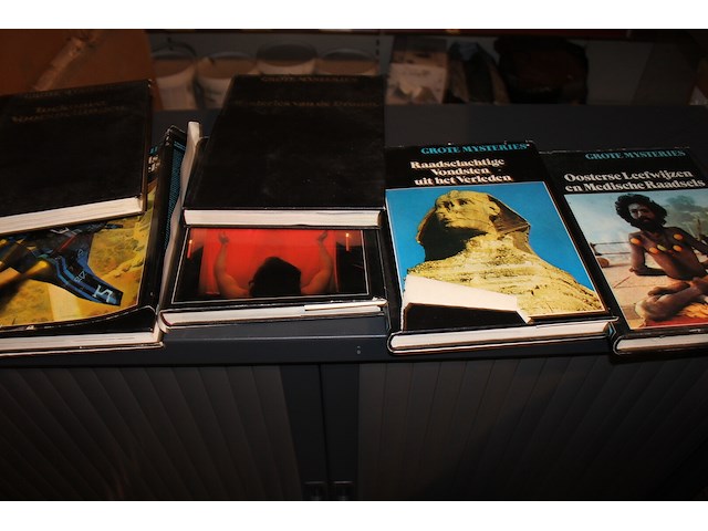 7 x boeken over onverklaarbare dingen - afbeelding 1 van  2