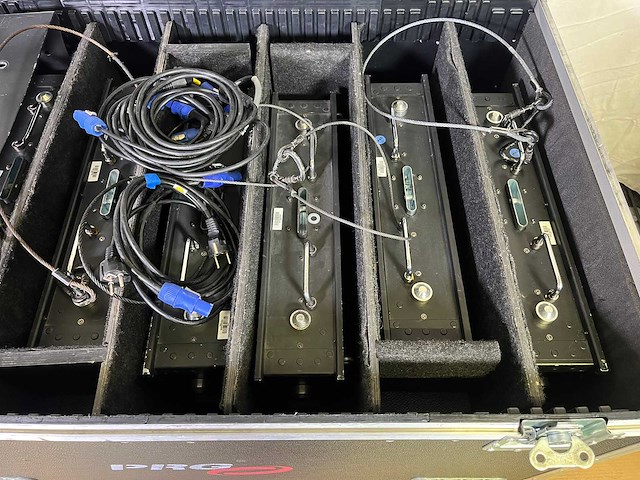 7 x elation led cuepix panel (25xrgb cob) - afbeelding 14 van  18