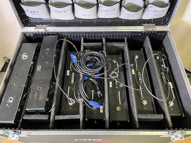 7 x elation led cuepix panel (25xrgb cob) - afbeelding 12 van  18
