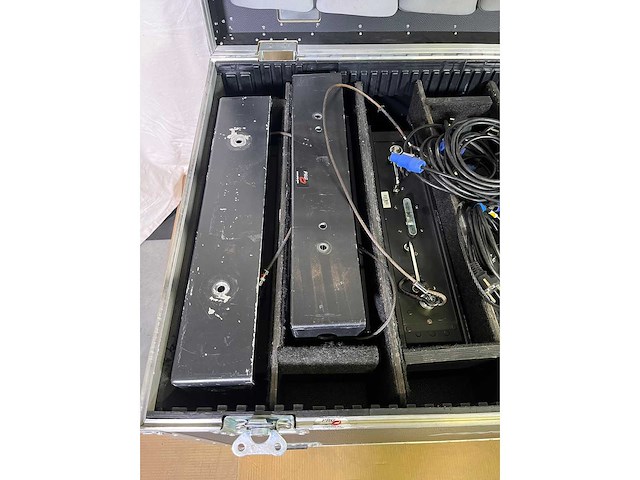 7 x elation led cuepix panel (25xrgb cob) - afbeelding 13 van  18