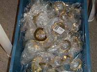 ±70 goudkleurige behulzingen voor inbouwspotjes - afbeelding 1 van  5