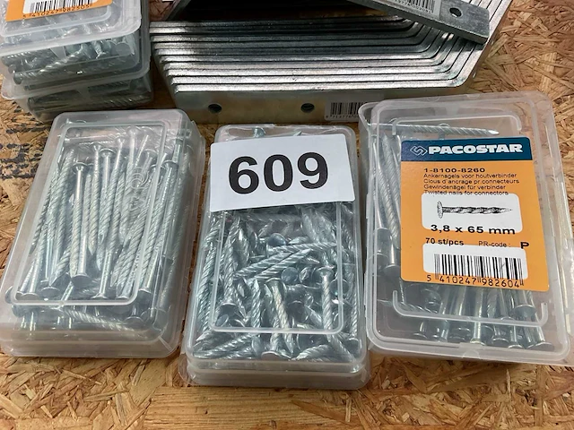 70 hout verbinders en doosjes nagels - afbeelding 2 van  6