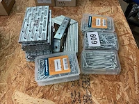 70 hout verbinders en doosjes nagels - afbeelding 6 van  6