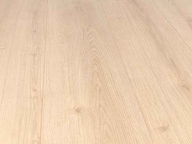 70 m2 laminaat watervast brede plank - 1383 x 246 x 7 mm - afbeelding 1 van  4