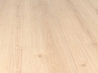70 m2 laminaat watervast brede plank - 1383 x 246 x 7 mm - afbeelding 1 van  4