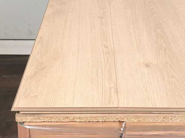 70 m2 laminaat watervast brede plank - 1383 x 246 x 7 mm - afbeelding 2 van  4