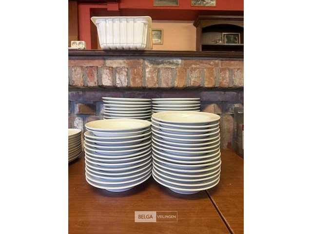 ± 70 soepborden - afbeelding 1 van  2