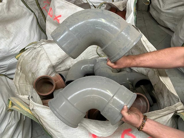 (+700 st.) ongebruikte pvc riolering buizen en onderdelen - afbeelding 11 van  16