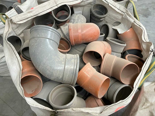 (+700 st.) ongebruikte pvc riolering buizen en onderdelen - afbeelding 15 van  16