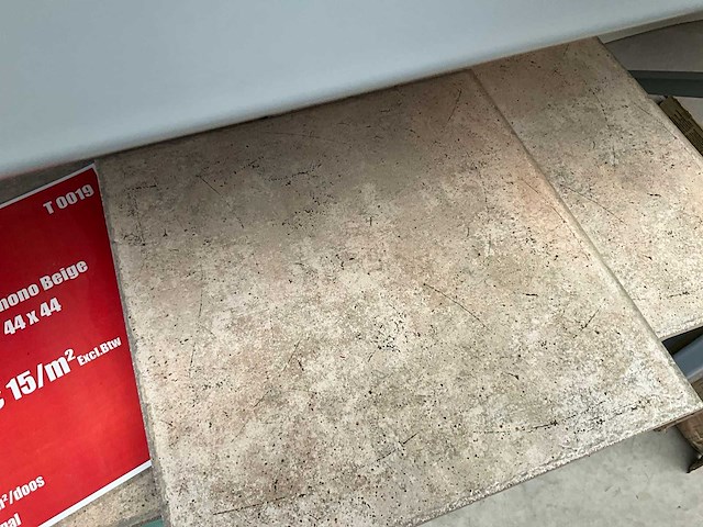 70,72m2 cisamono beige vloertegel (44x44) - afbeelding 2 van  5