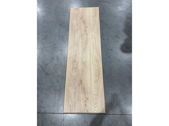 70,98 m2 laminaatvloer 8mm krono - afbeelding 1 van  3
