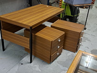 70's vintage bureau met verrijdbare ladeblokken - afbeelding 2 van  2