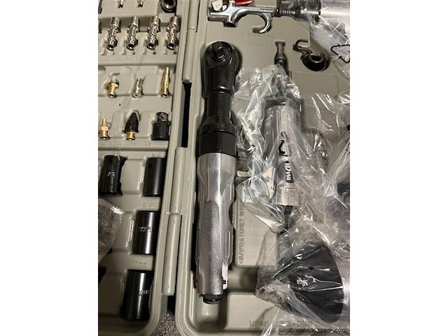 71 delige pneumatische gereedschaps set - afbeelding 11 van  12