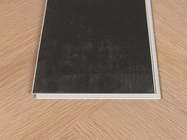 72 m2 pvc spc click vinyl visgraat met xps onderlaag - 750 x 150 x 4+1 mm - afbeelding 4 van  4