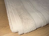 72x douchehanddoek beige