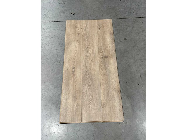 73 m2 laminaatvloer 8 mm celete oak - afbeelding 1 van  3