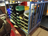 73 stapelbare magazijnbakken - afbeelding 2 van  2