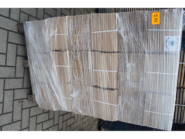 73,44 m² massief eiken visgraatparket 16mm - afbeelding 1 van  8