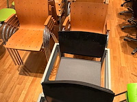 73x diverse stapelbare stoel - afbeelding 4 van  7