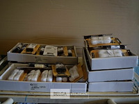 ±73x2st div. schoenveters + opbergdoos - afbeelding 2 van  4