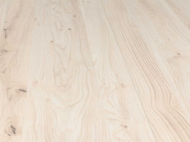 74 m2 laminaat plank - 1383 x 193 x 7 mm - afbeelding 1 van  4