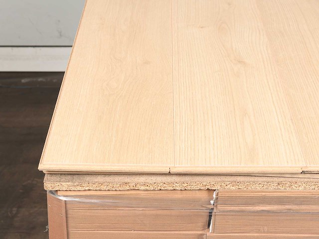 74 m2 laminaat plank- 1383 x 193 x 10 mm - afbeelding 2 van  4