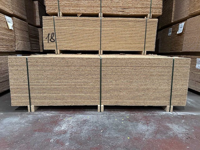74 m2 osb platen dikte 15 mm - 2,50x0,63m - afbeelding 1 van  3