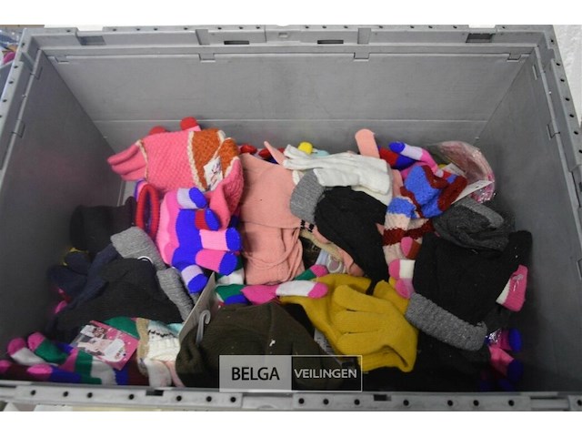 ±75 diverse soorten handschoenen - afbeelding 1 van  6