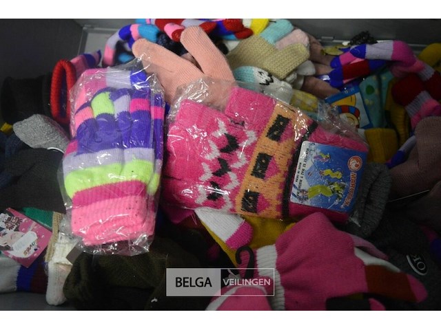 ±75 diverse soorten handschoenen - afbeelding 5 van  6