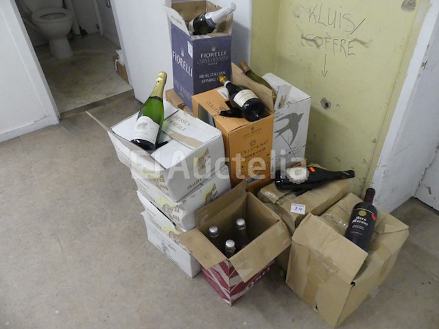 75 flessen wijn en mousserende wijn - afbeelding 10 van  10