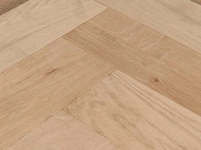 75 m2 parket eiken visgraat onbehandeld multiplank - 480 x 120 x 14,8 mm - afbeelding 1 van  4