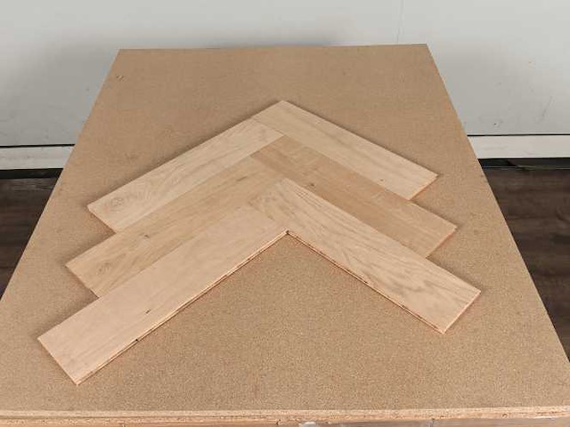 75 m2 parket eiken visgraat onbehandeld multiplank - 480 x 120 x 14,8 mm - afbeelding 3 van  4