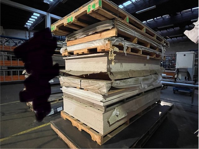 75 platen gevelbekleding - afbeelding 1 van  9