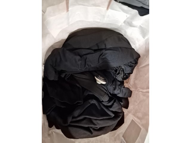 75-tal topjes en t-shirts - afbeelding 6 van  6