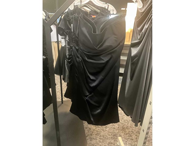 76 m parisienne diverse cocktailjurken (totaalprijs) - afbeelding 8 van  38