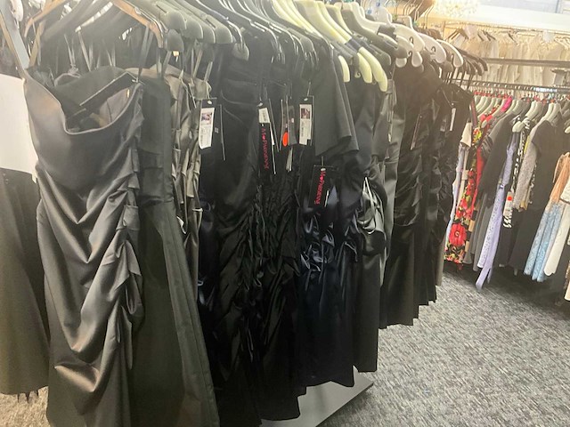 76 m parisienne diverse cocktailjurken (totaalprijs) - afbeelding 13 van  38