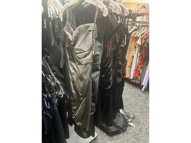 76 m parisienne diverse cocktailjurken (totaalprijs) - afbeelding 19 van  38