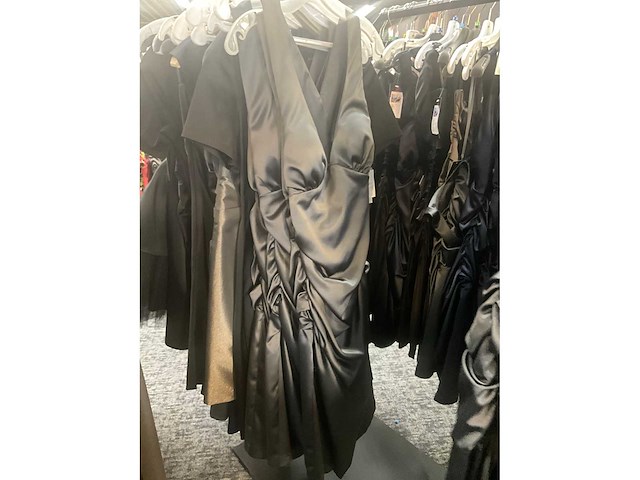 76 m parisienne diverse cocktailjurken (totaalprijs) - afbeelding 37 van  38