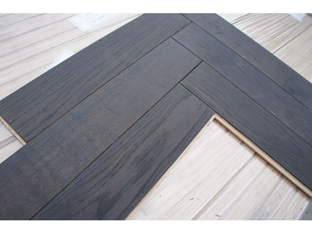 76,05 m² massief eiken visgraat 20mm graphit oil - afbeelding 2 van  7