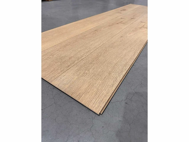 76,44 m² laminaatvloer 8mm - afbeelding 3 van  3