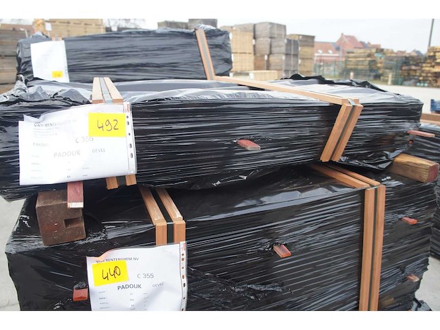 7,65 m² padouk gevelbekleding - afbeelding 4 van  5