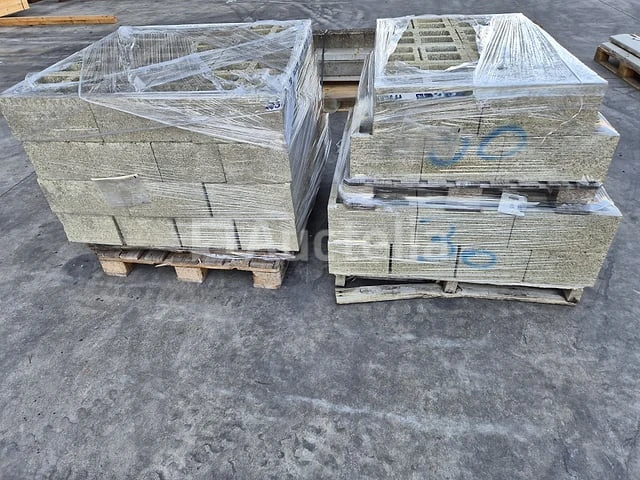 78 holle betonnen blokken - afbeelding 3 van  4