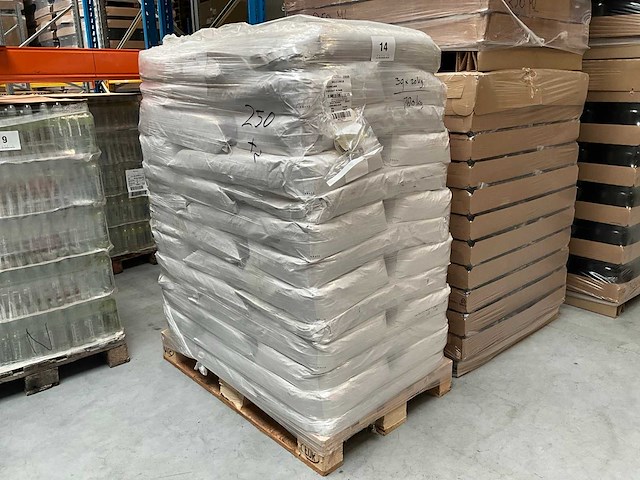780kg swedish oat fibre p12 sweoat floor - afbeelding 1 van  5