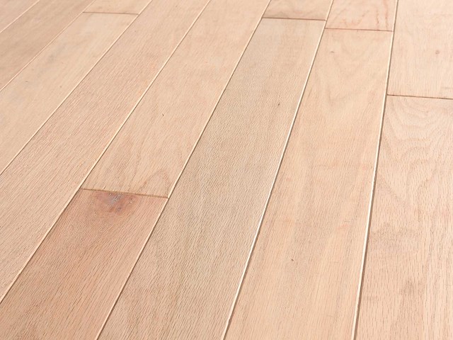 79 m2 parket eiken xl onbehandeld mutliplank - 2000 x 83 x 19 mm - afbeelding 1 van  4