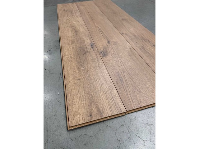 79,20 m² laminaatvloer 8mm - afbeelding 2 van  3