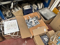 7m magazijnstelling inhoudende diverse elektronica - afbeelding 7 van  37