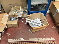 7m magazijnstelling inhoudende diverse elektronica - afbeelding 8 van  37