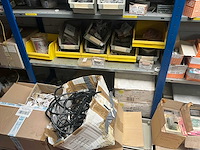 7m magazijnstelling inhoudende diverse elektronica - afbeelding 15 van  37