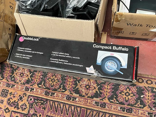7m magazijnstelling inhoudende diverse elektronica - afbeelding 30 van  37